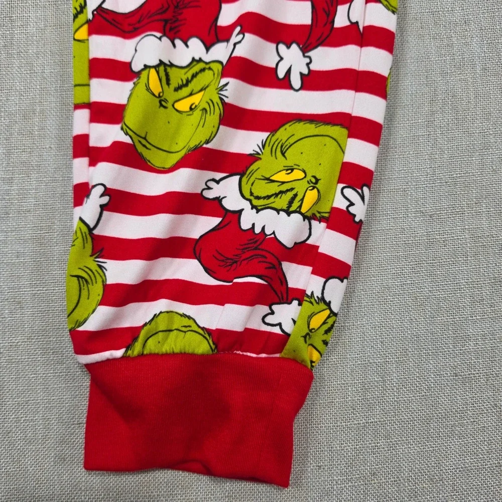Dr. Seuss Grinch Pajama Set Womens Medium Red NWT Christmas Sleepwear LZ44103SB